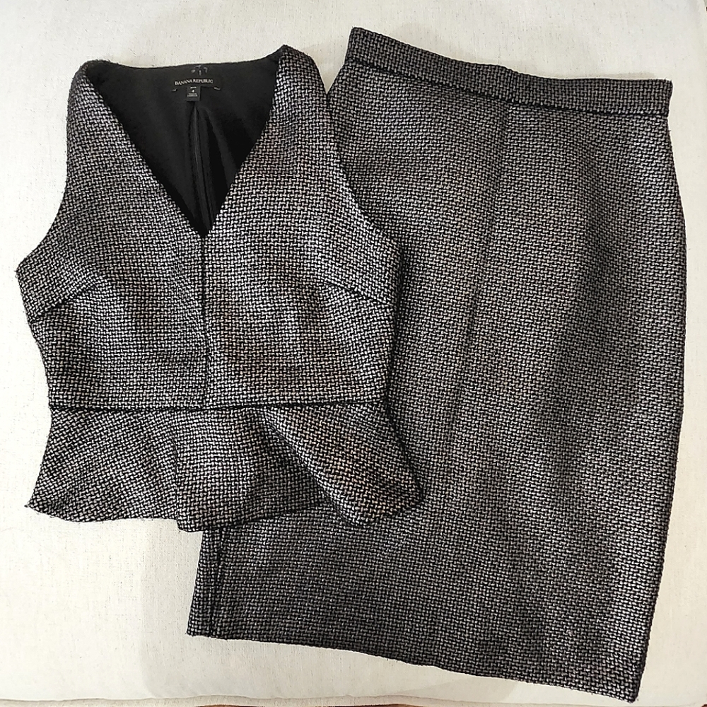 Banana Republic Black Silver Tweed Peplum Top Size 4